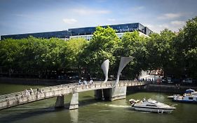 โรงแรม เดอะ บริสตอล